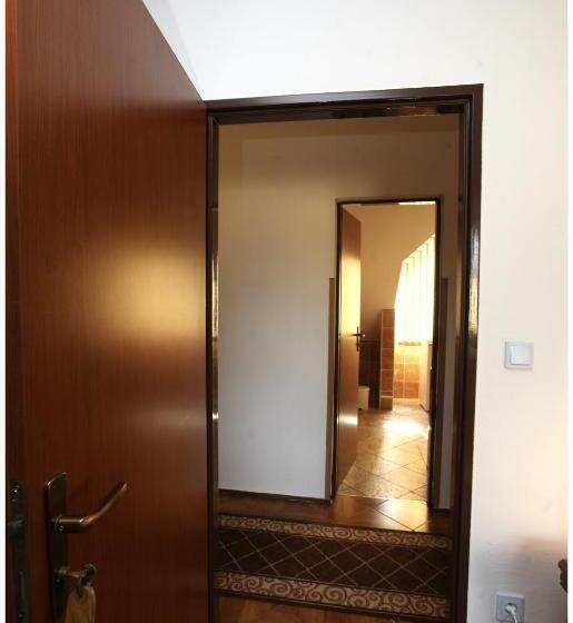 Standard room with outdoor bath, Restaurant Penzion U Buchlovskeho Zamku