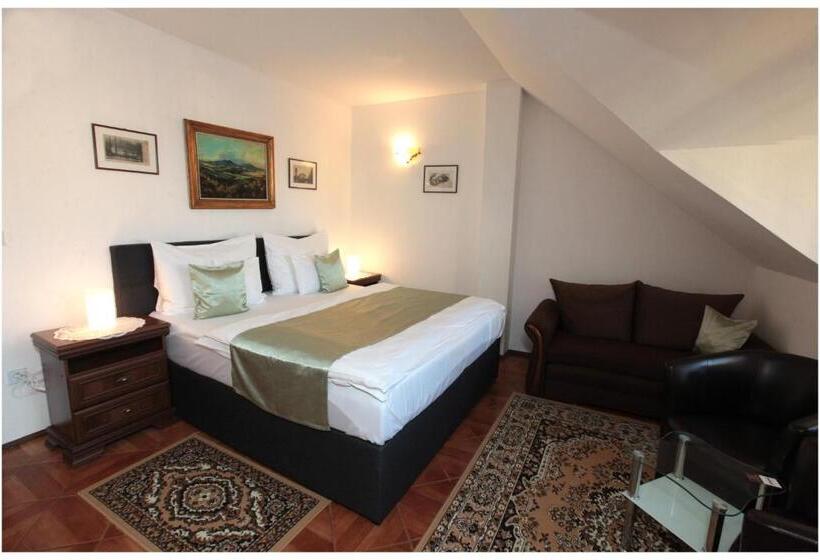 Standard room with outdoor bath, Restaurant Penzion U Buchlovskeho Zamku