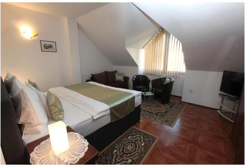 Standard room with outdoor bath, Restaurant Penzion U Buchlovskeho Zamku