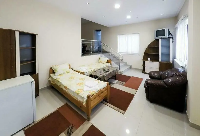 Duplex-huone, къща за гости аси