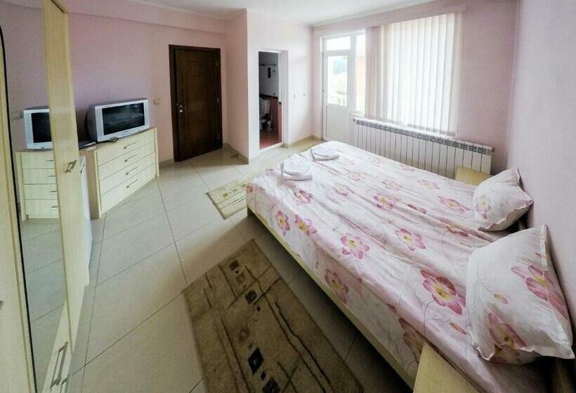 Deluxe Rum, къща за гости аси