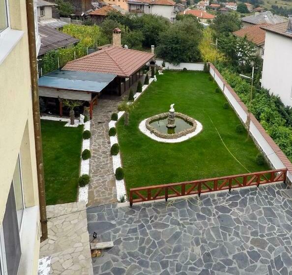 Deluxe Rum, къща за гости аси