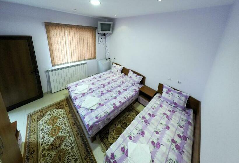 Standard Trippelrum Trädgårdsutsikt, къща за гости аси