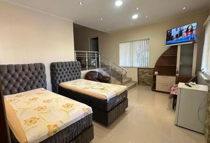 Duplex-huone, къща за гости аси