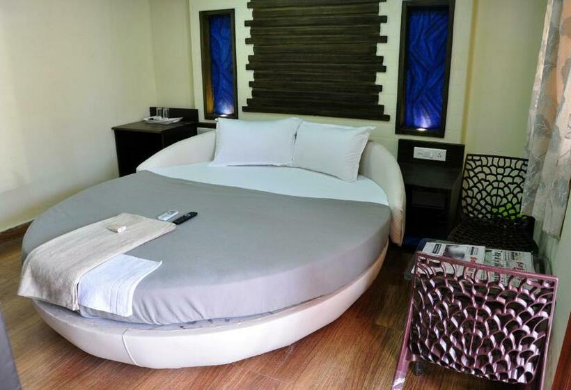 غرفة عائلية, Anandhiram Heritage