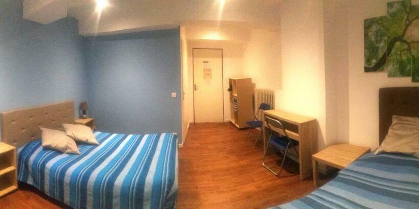 标准三人间, Auberge Roman