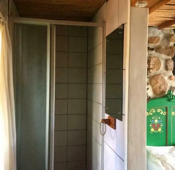 スタンダードルーム, Das Steinhaus