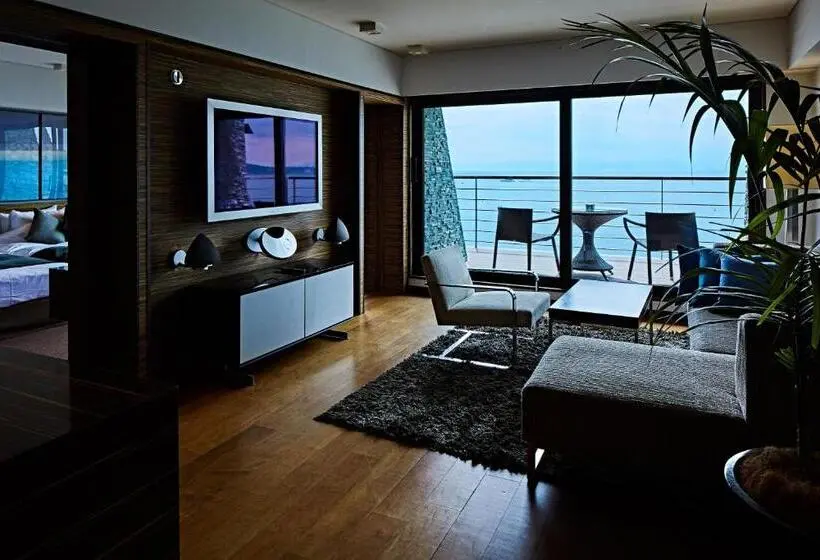 オーシャンビュースーペリアールーム, Scapes The Suite