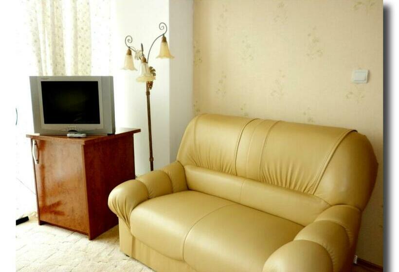 חדר משפחתי, Volyn Hotel Ludmir