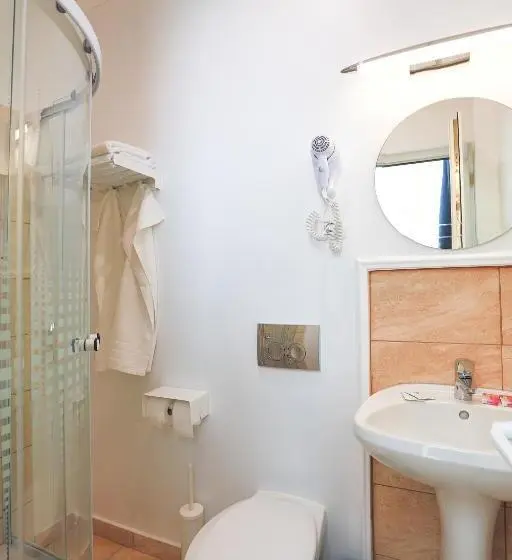 اتاق کلاسیک خانوادگی, Artmotel & Bistro