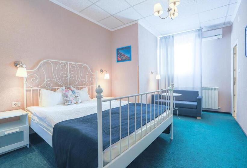 Семейный Номер Классика, Artmotel & Bistro
