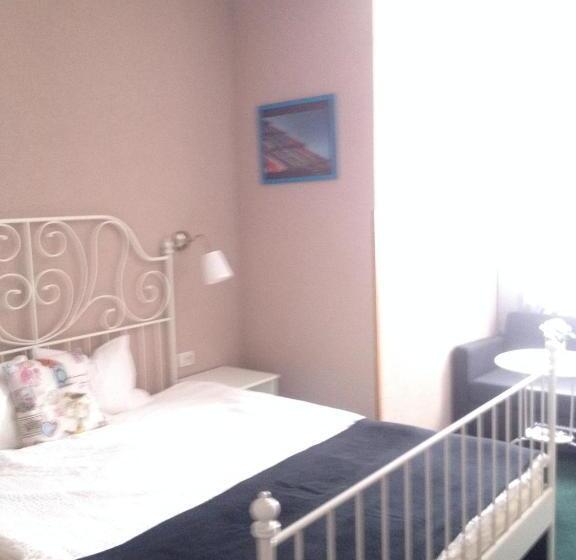 クラシックファミリールーム, Artmotel & Bistro