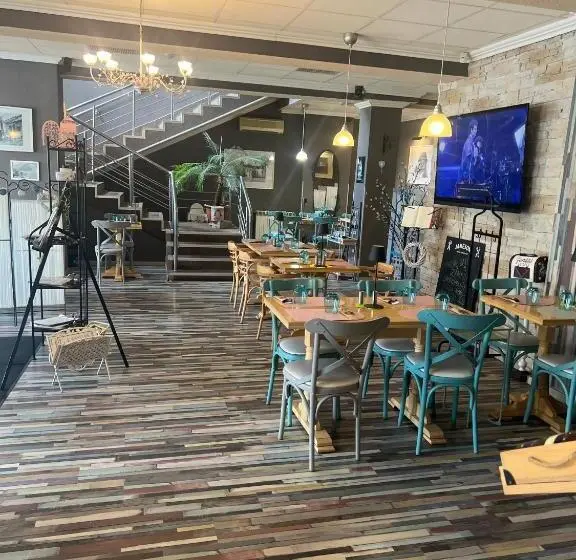 اتاق استاندارد با بالکن, Artmotel & Bistro