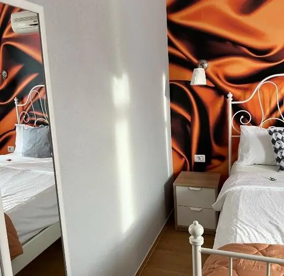 اتاق استاندارد با بالکن, Artmotel & Bistro