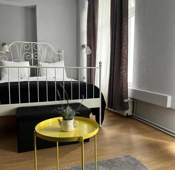 バルコニー付きデラックスルーム, Artmotel & Bistro