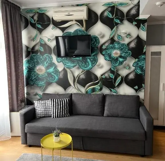 اتاق لوکس با بالکن, Artmotel & Bistro