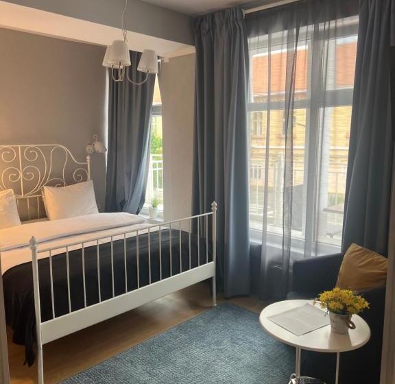 バルコニー付スイート, Artmotel & Bistro