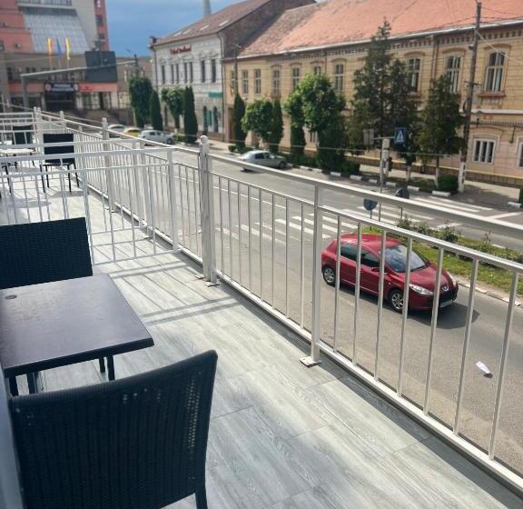 סוויטה עם מרפסת, Artmotel & Bistro