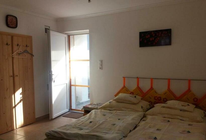 １ベッドルームアパートメント, Júlia Vendégház Sarród