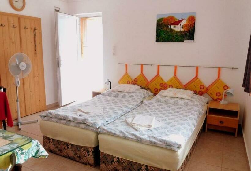 １ベッドルームアパートメント, Júlia Vendégház Sarród