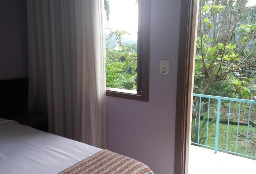 Трехместный Номер Стандарт Вид на Сад, Pousada Camponesa