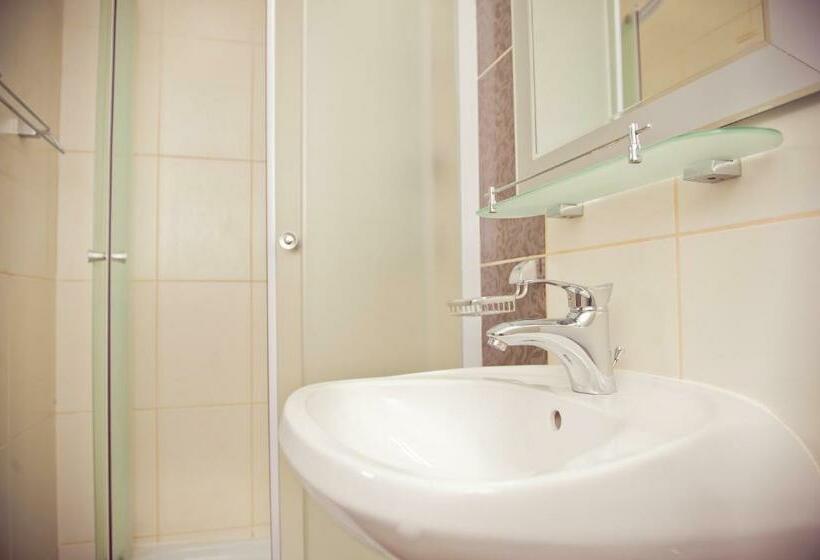 スタンダード４人部屋, Pension Cabana Cetatile Ponorului