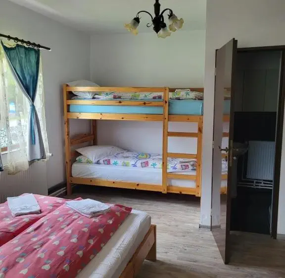 １ベッドルームハウス, Pension Cabana Cetatile Ponorului