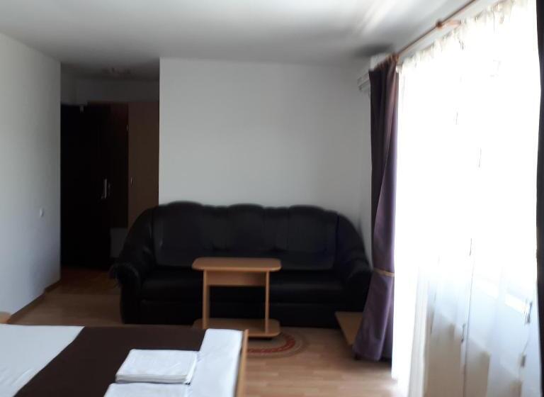 디럭스 트리플 룸, Pensiunea Cionca Str 1 Decembrie 1918 Nr 466