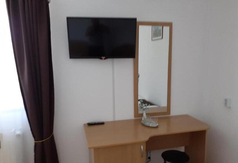 디럭스 트리플 룸, Pensiunea Cionca Str 1 Decembrie 1918 Nr 466