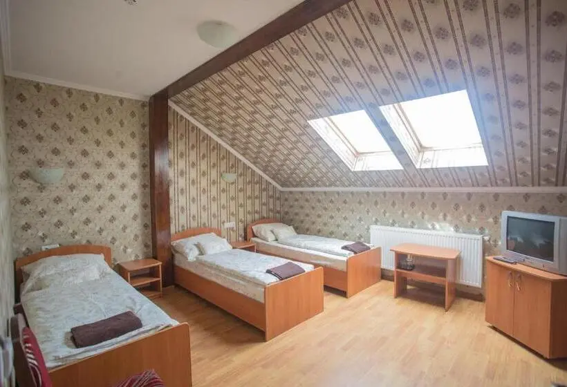 اتاق سوپریور سه تخته, Praktik Hotel & Restaurant