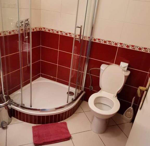 이코노이 4인룸, Styria Hotel Chvalovice