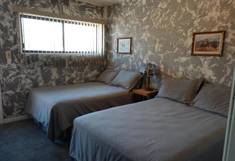 Четырехместный Номер Стандарт, Swiss Mountain Motel