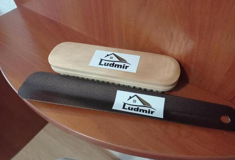 חדר משפחתי, Volyn Hotel Ludmir