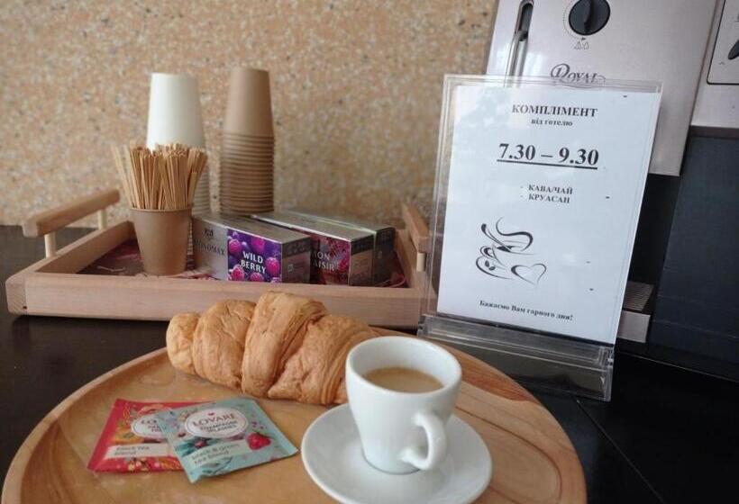 חדר משפחתי, Volyn Hotel Ludmir