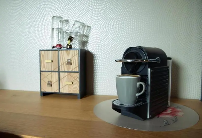 デラックスルーム, B&b 't Inj