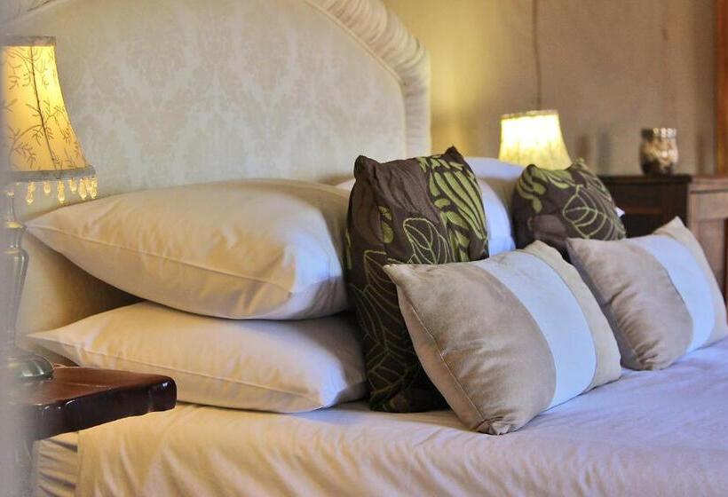 Deluxe Tent, Frontier River Resort