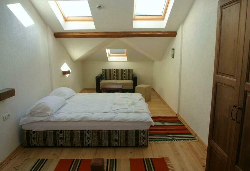 小型套房, Mursal