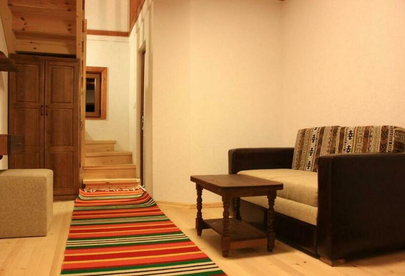 小型套房, Mursal