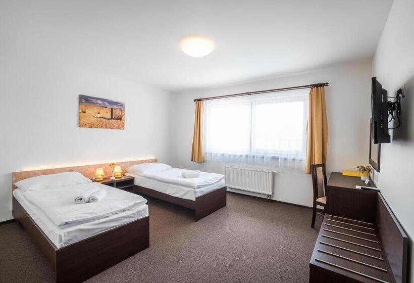 Standard Szoba, Na Farmě Choťovice