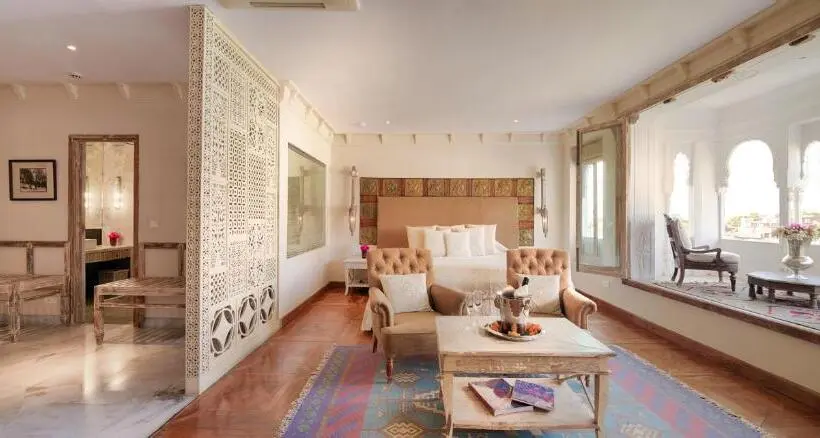 デラックスルーム, The Rawla Narlai   A Luxury Heritage Stay In Leopard Country