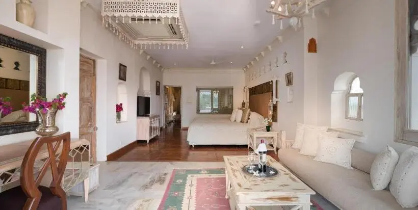 デラックスルーム, The Rawla Narlai   A Luxury Heritage Stay In Leopard Country