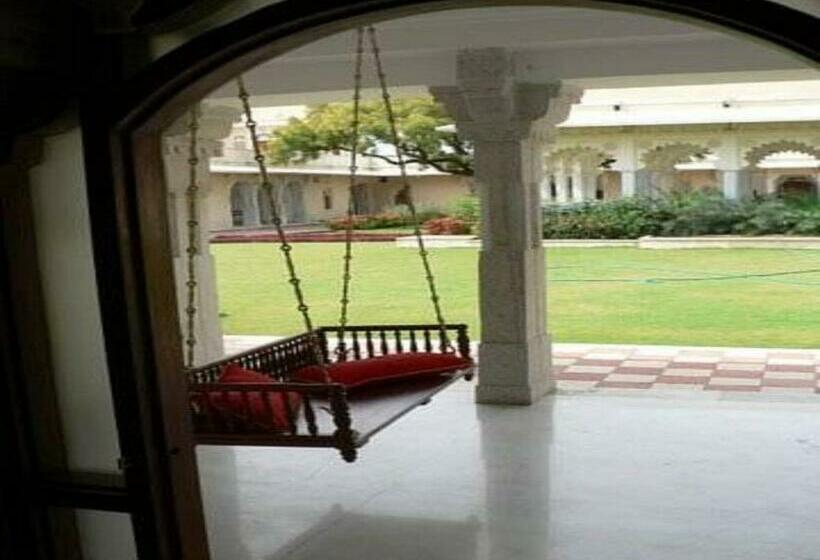 Королевский Люкс, Sardargarh Heritage