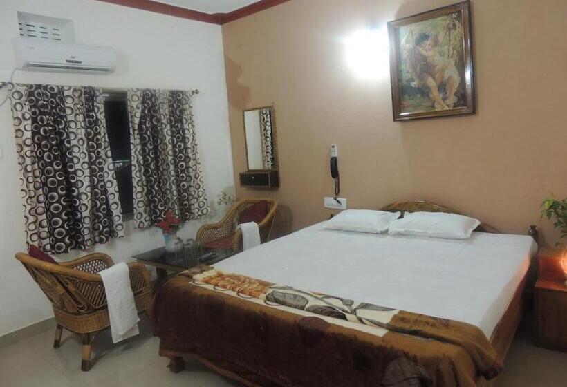 Номер Deluxe, Surya Inn