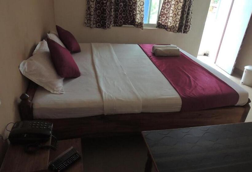 Номер Deluxe, Surya Inn