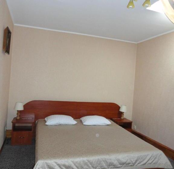 スタンダードトリプルルーム, Viktoria