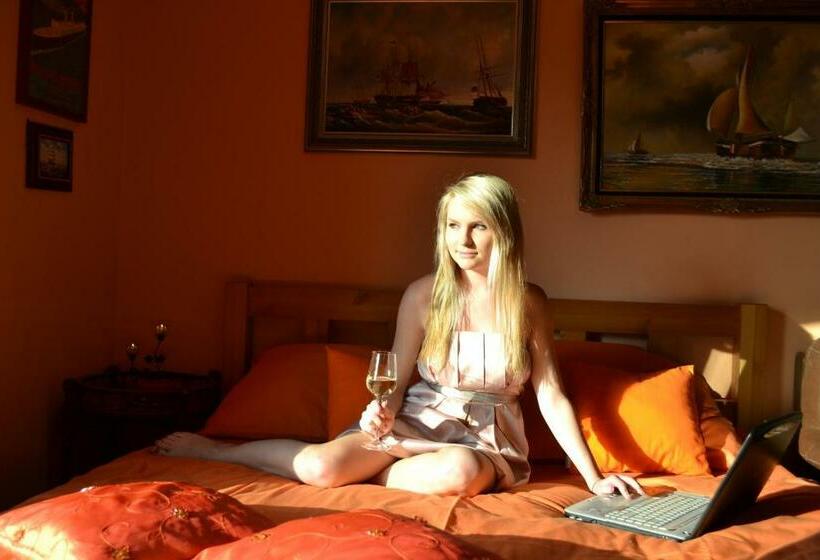 جناح جونيور مطل على الجبل, U Zlate Brany Cesky Raj