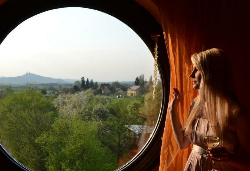 جناح جونيور مطل على الجبل, U Zlate Brany Cesky Raj