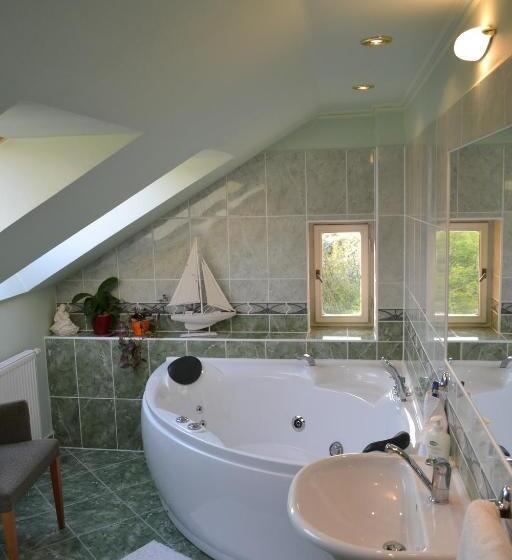 جناح جونيور مزوَّد بشرفة, U Zlate Brany Cesky Raj