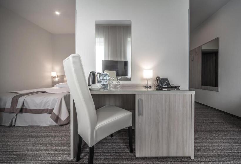 高级大房间, Aquadar