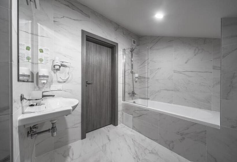 家庭套房, Aquadar